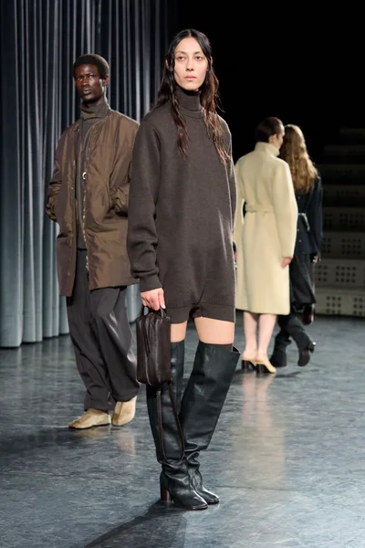 Look 9